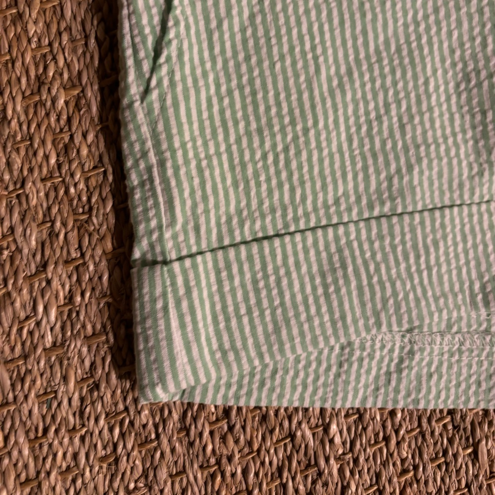 AQUA | Vintage Seersucker Shorts - Picture 2 of 9